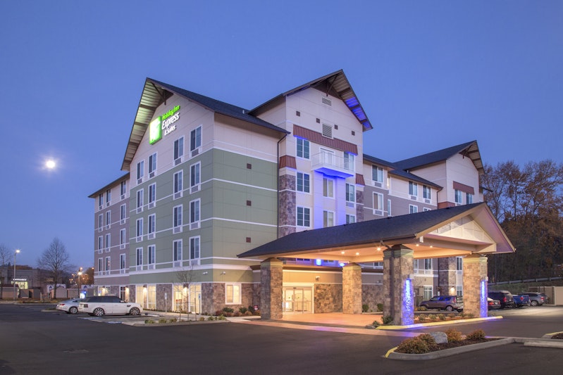 Holiday Inn Express and Suites Seattle South – Tukwila