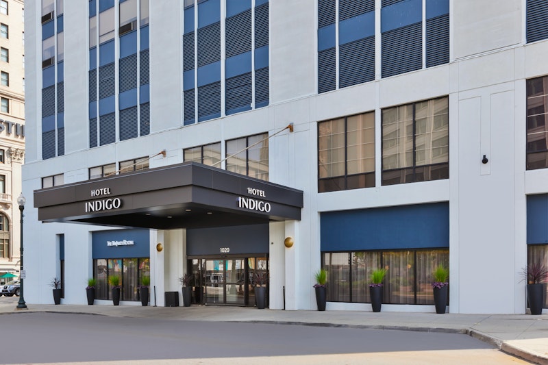 HOLIDAY INN EXPRESS DOWNTOWN
