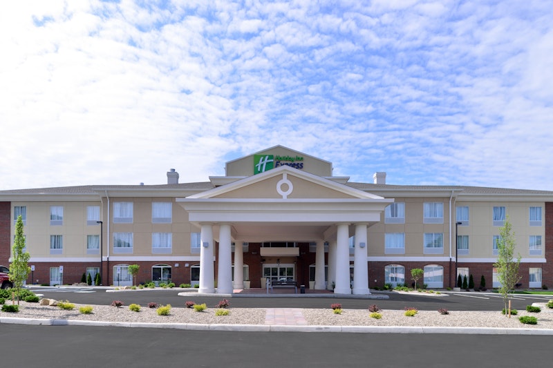 Holiday Inn Express and Suites Ironton