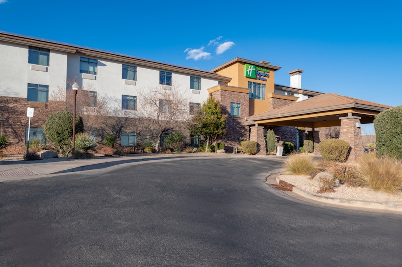 Holiday Inn Express & Suites St. George North – Zion