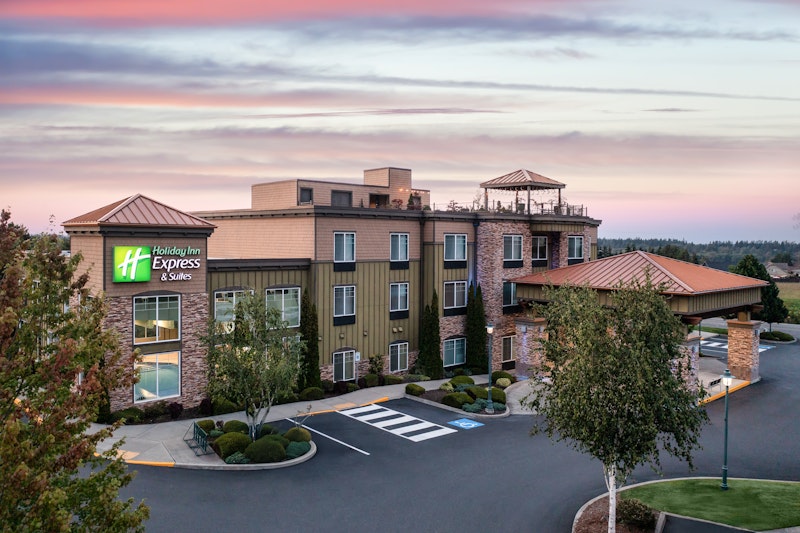 HOLIDAY INN EXP STES SEQUIM