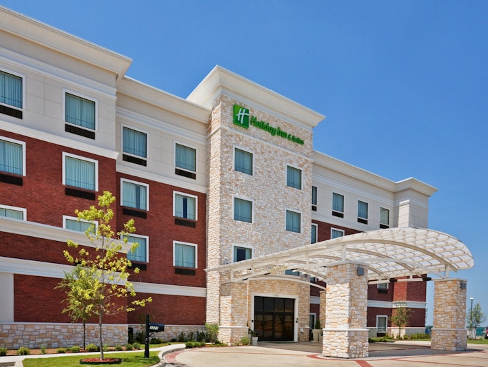 Holiday Inn & Suites McKinney-Fairview