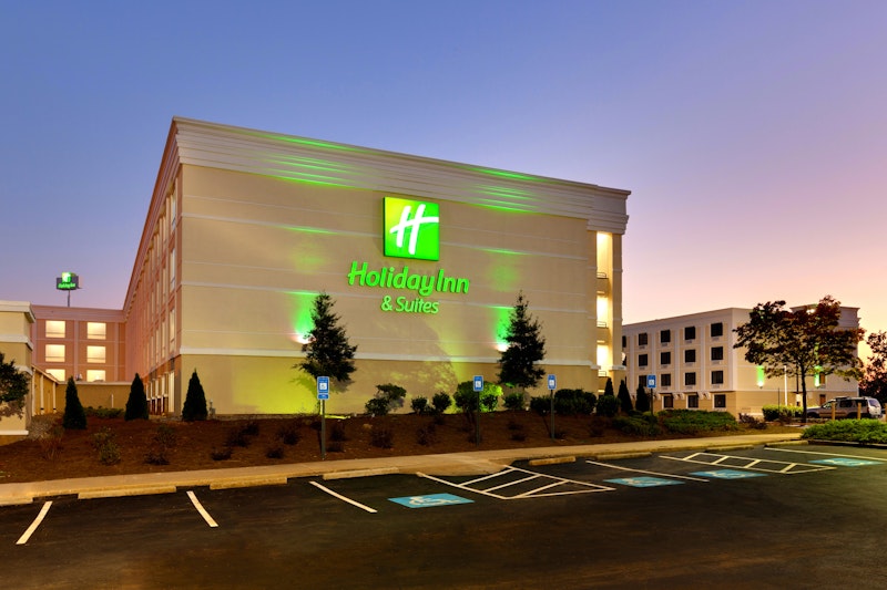 Holiday Inn & Suites ATLANTA AIRPORT-NORTH