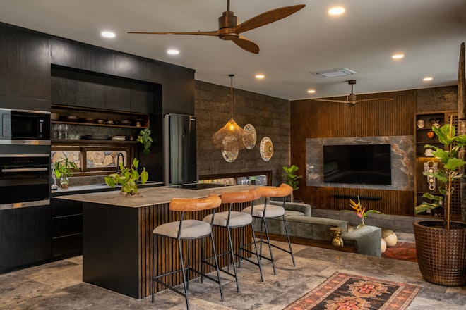 Maya Villa - Kitchen & Living Area