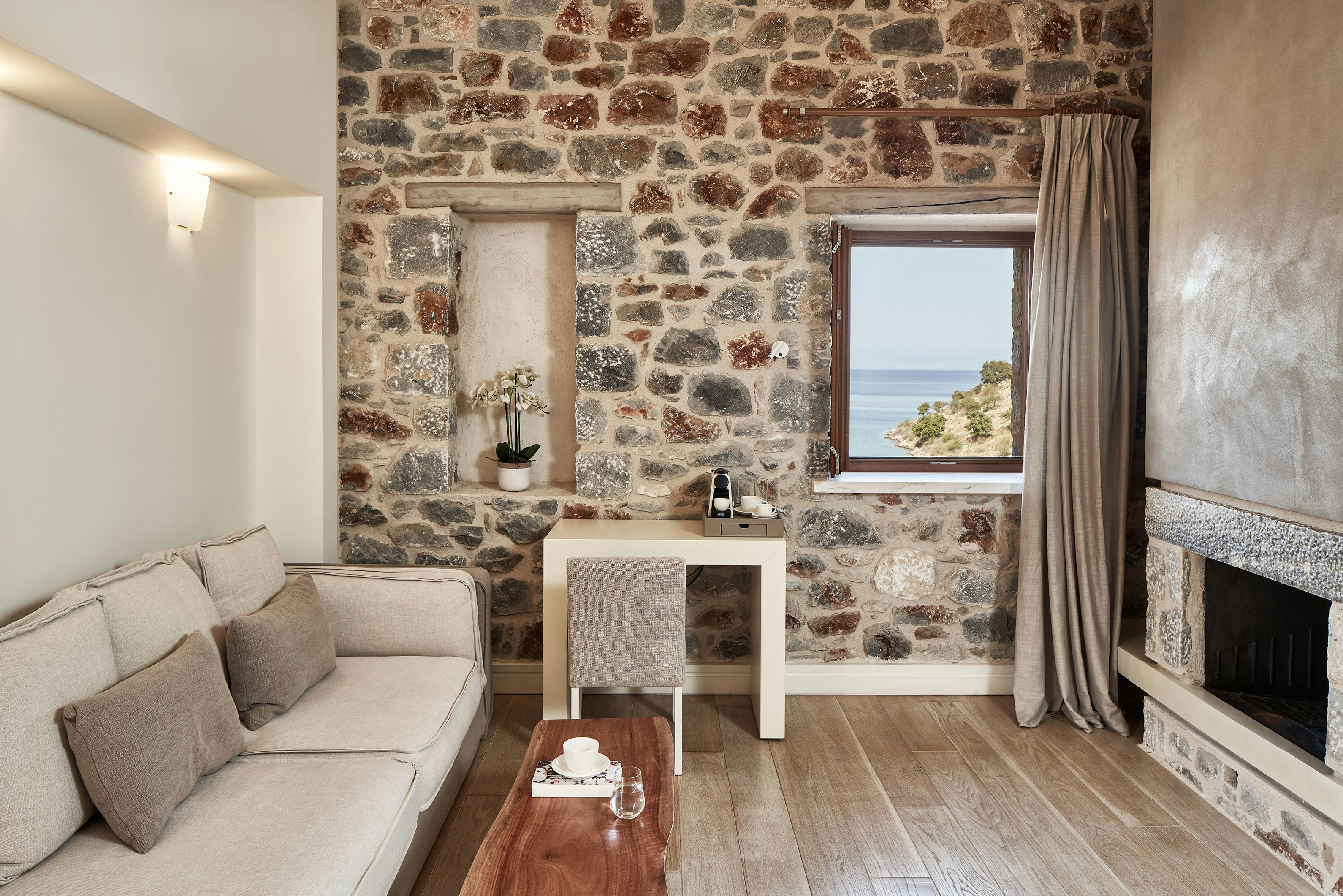 Upbeat Junior Suite Sea View - Living Area