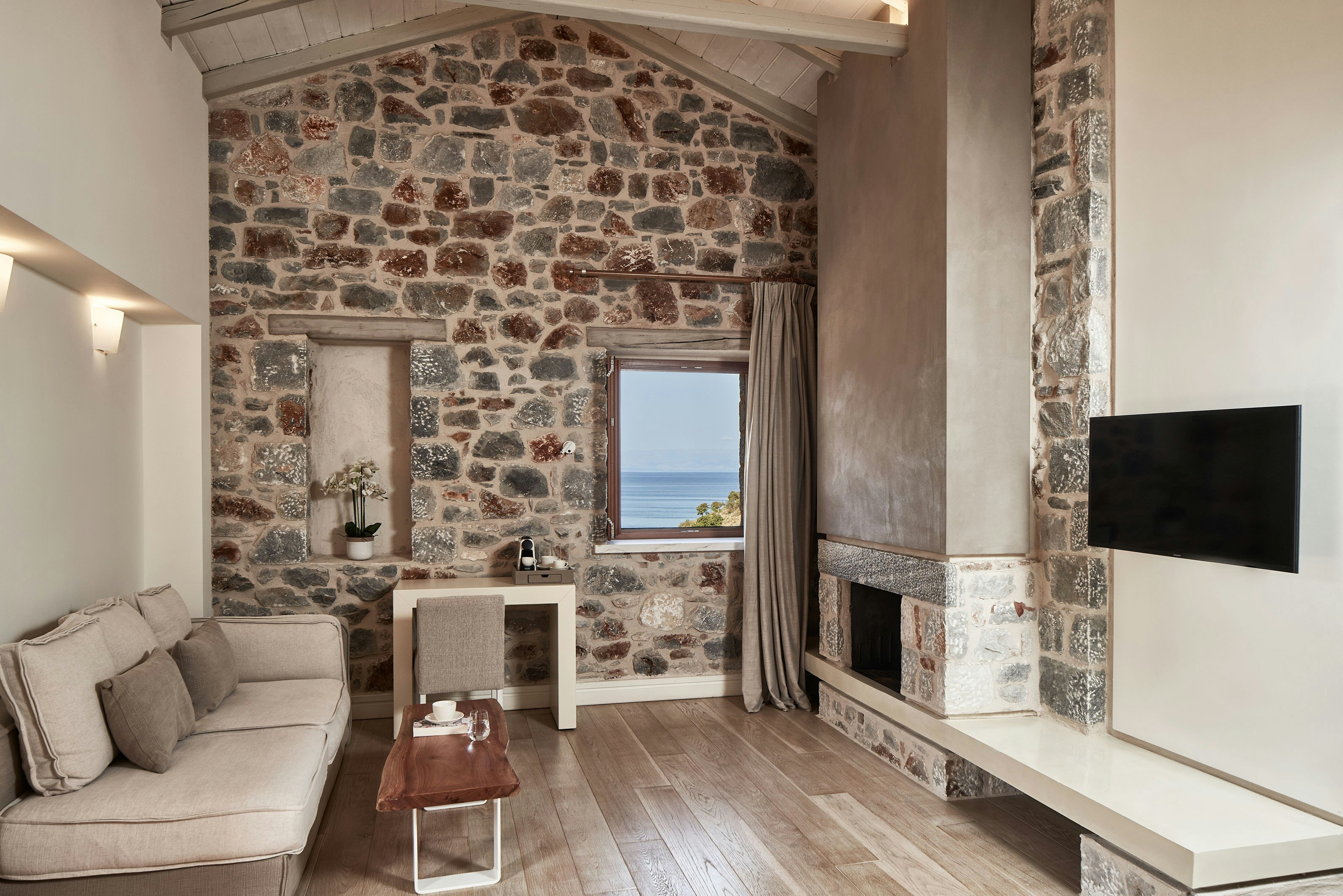 Upbeat Superior Suite Sea View - Living Area