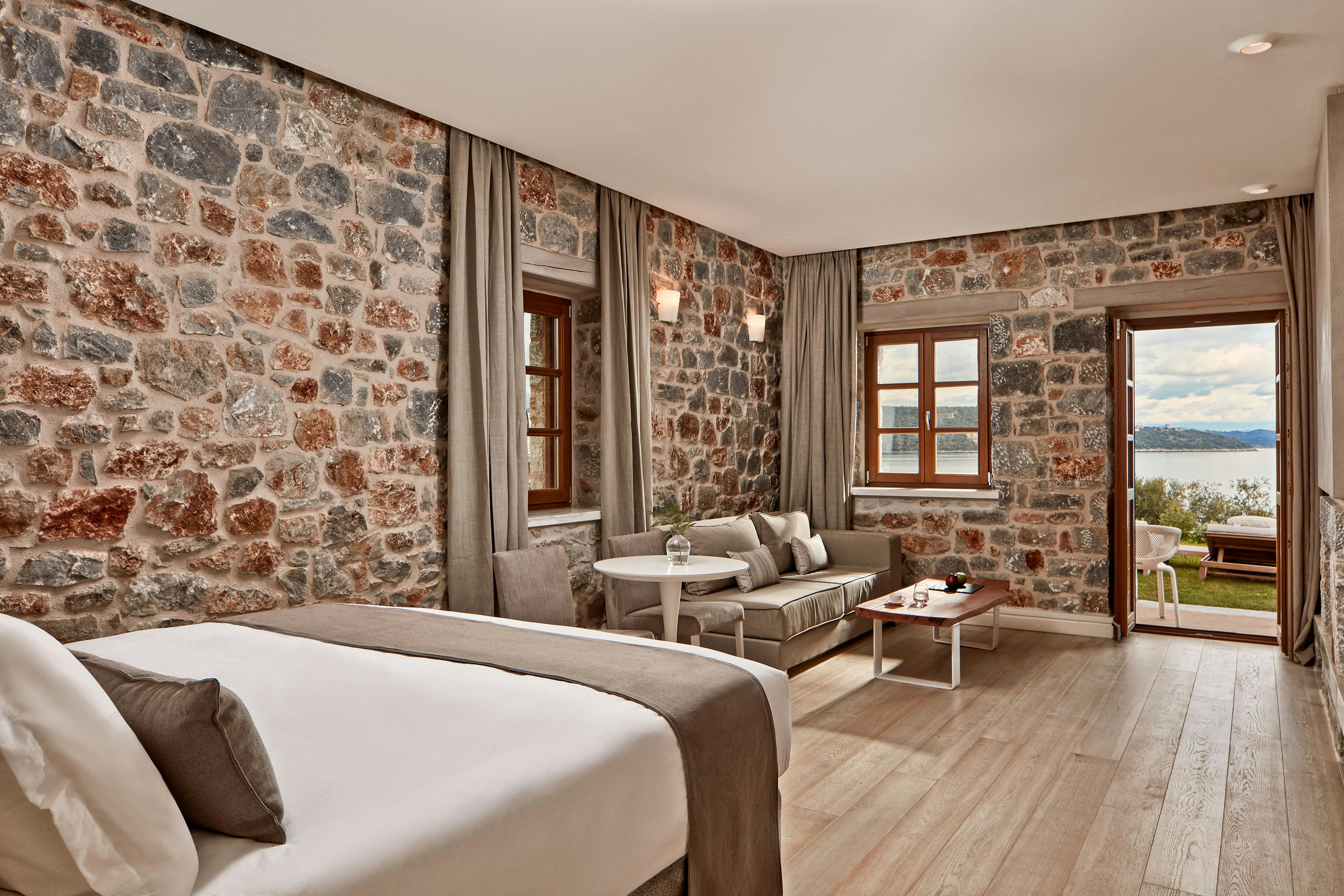 Private Pool Superior Suite Sea View - Bedroom