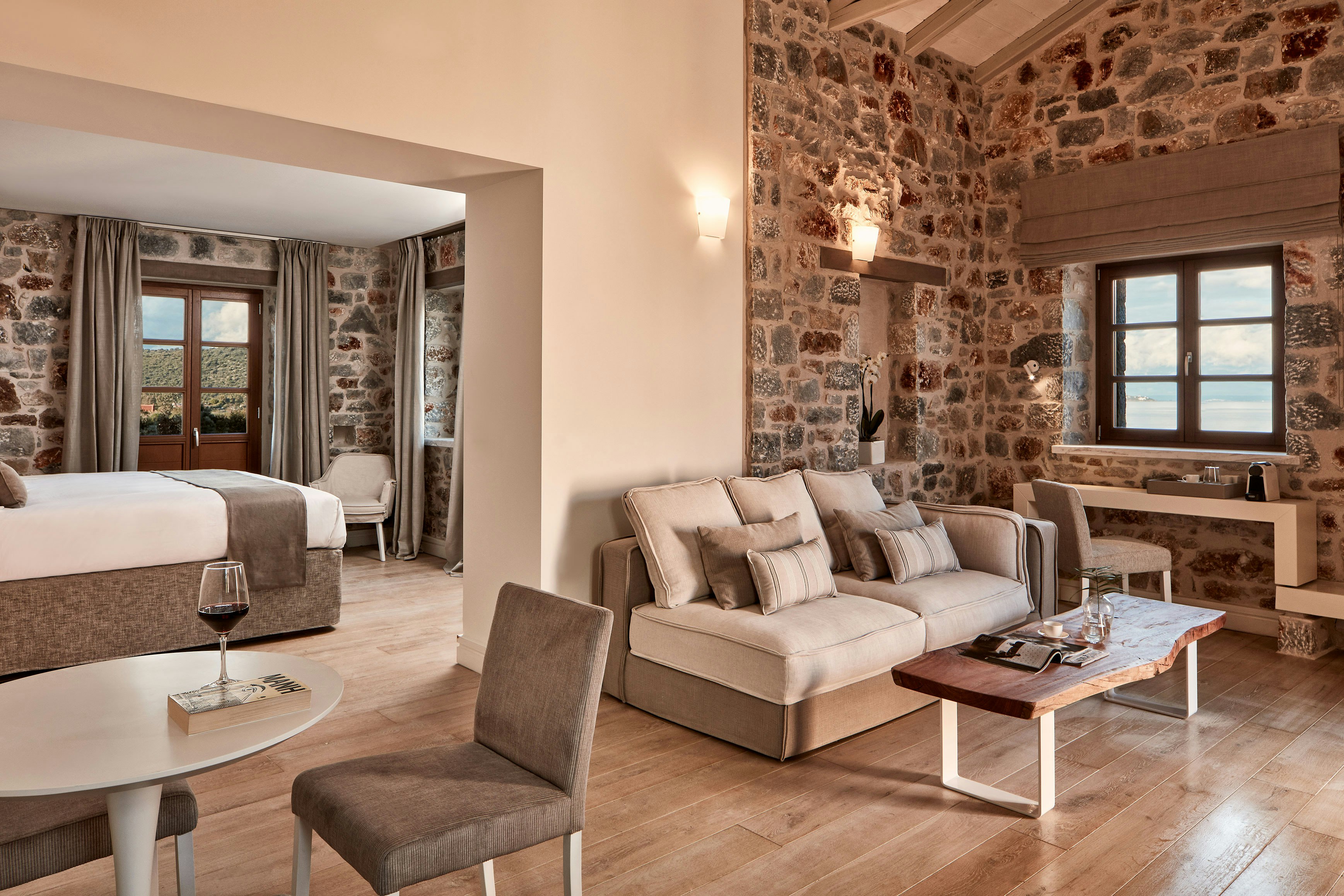 Upbeat Superior Suite Sea View - Living Area