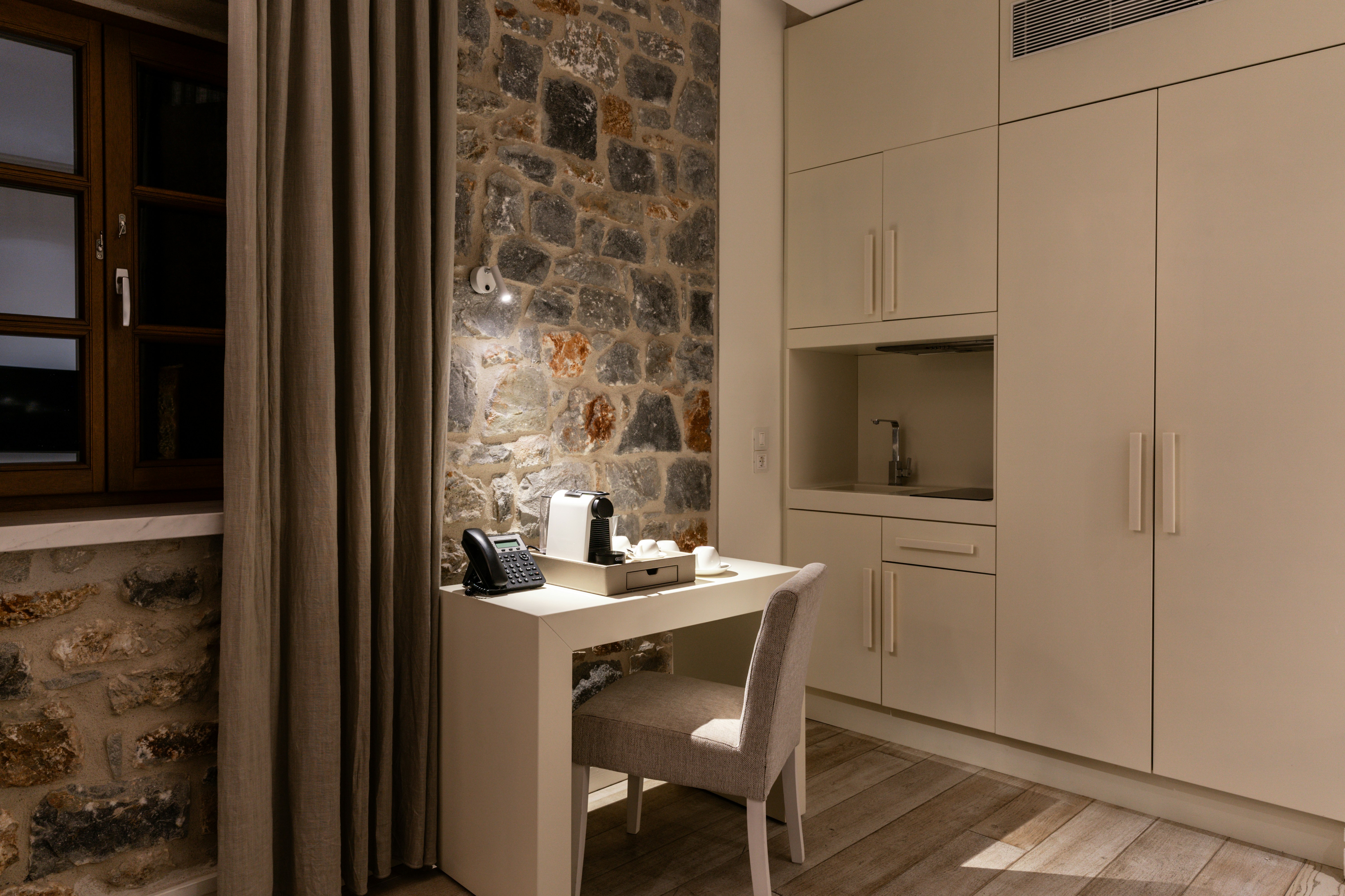 Private Pool Signature Suite Sea View - Living Area