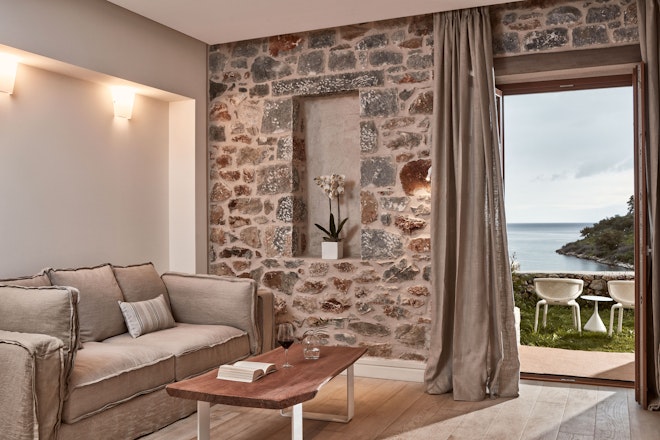 Private Pool Superior Suite Sea View - Living Area
