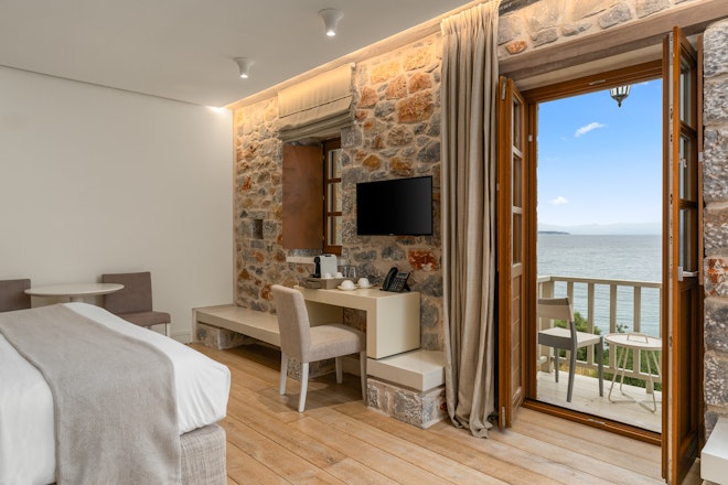Upbeat Junior Suite Sea View - Bedroom