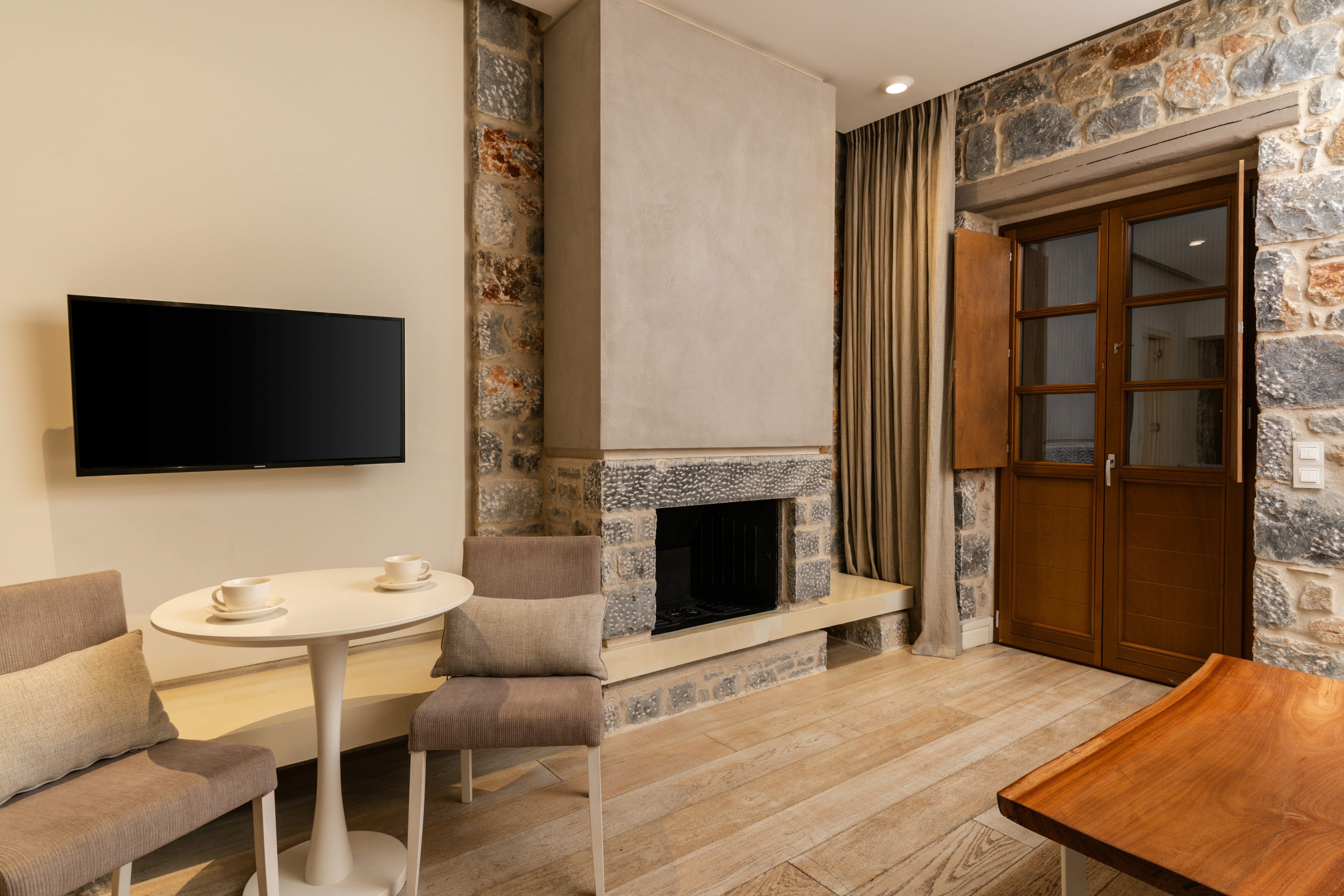 Private Pool Signature Suite Sea View - Living Area