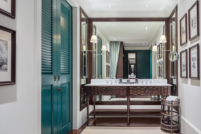 Rajah Brooke Suite Bathroom