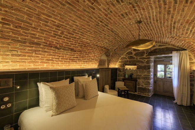 Mela - Bedroom