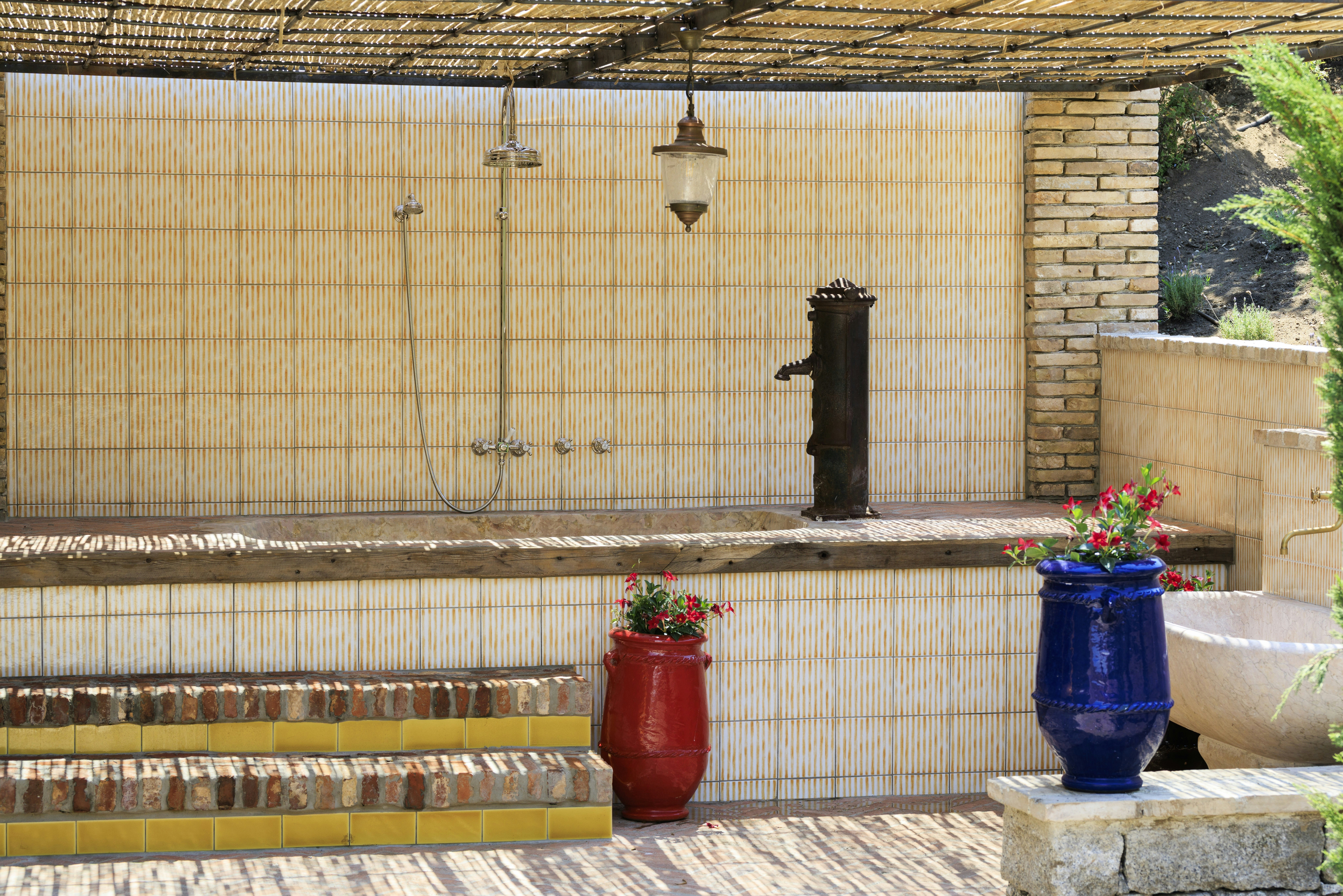 Melagrana - Outdoor Shower