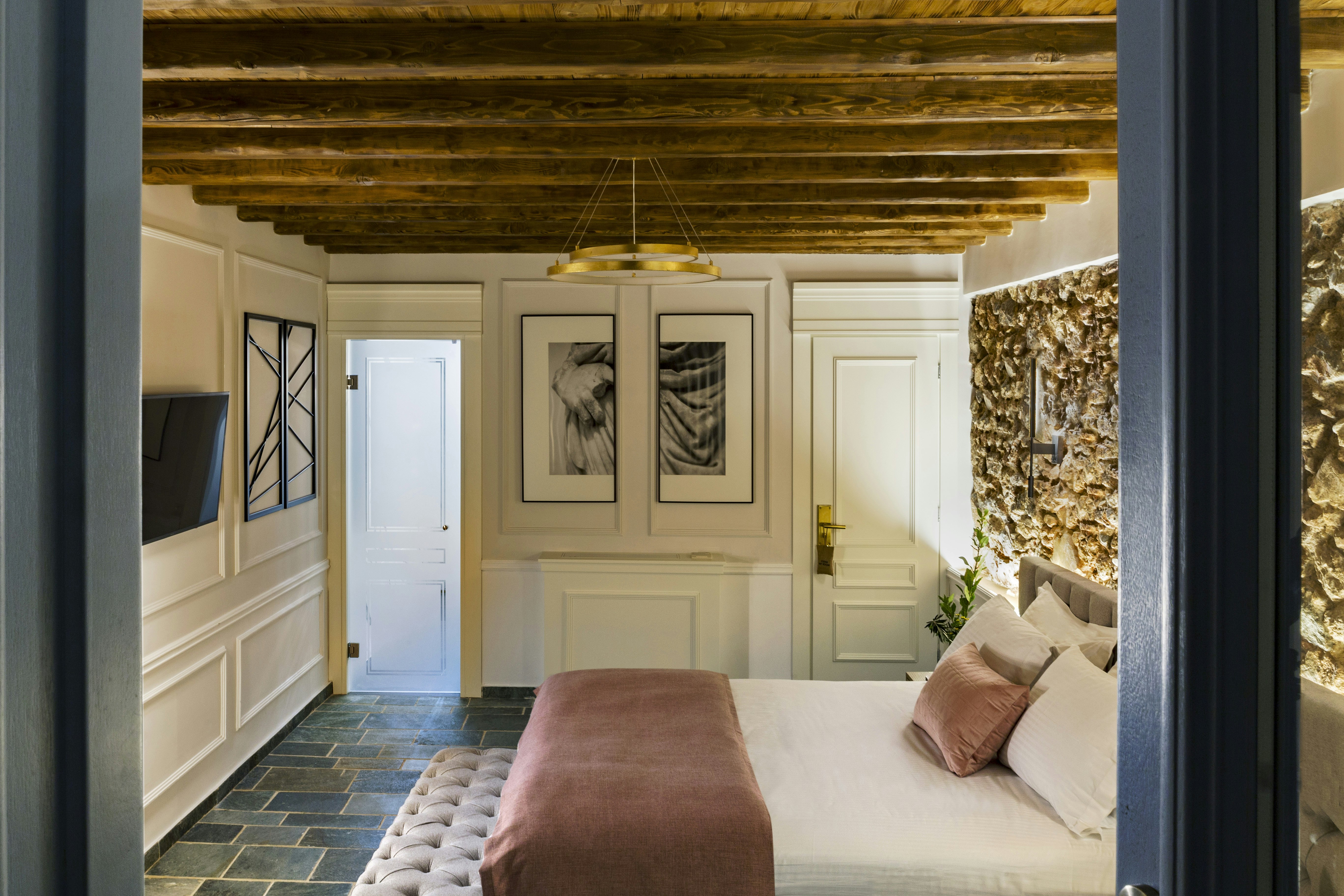 Courtyard Suite - Bedroom