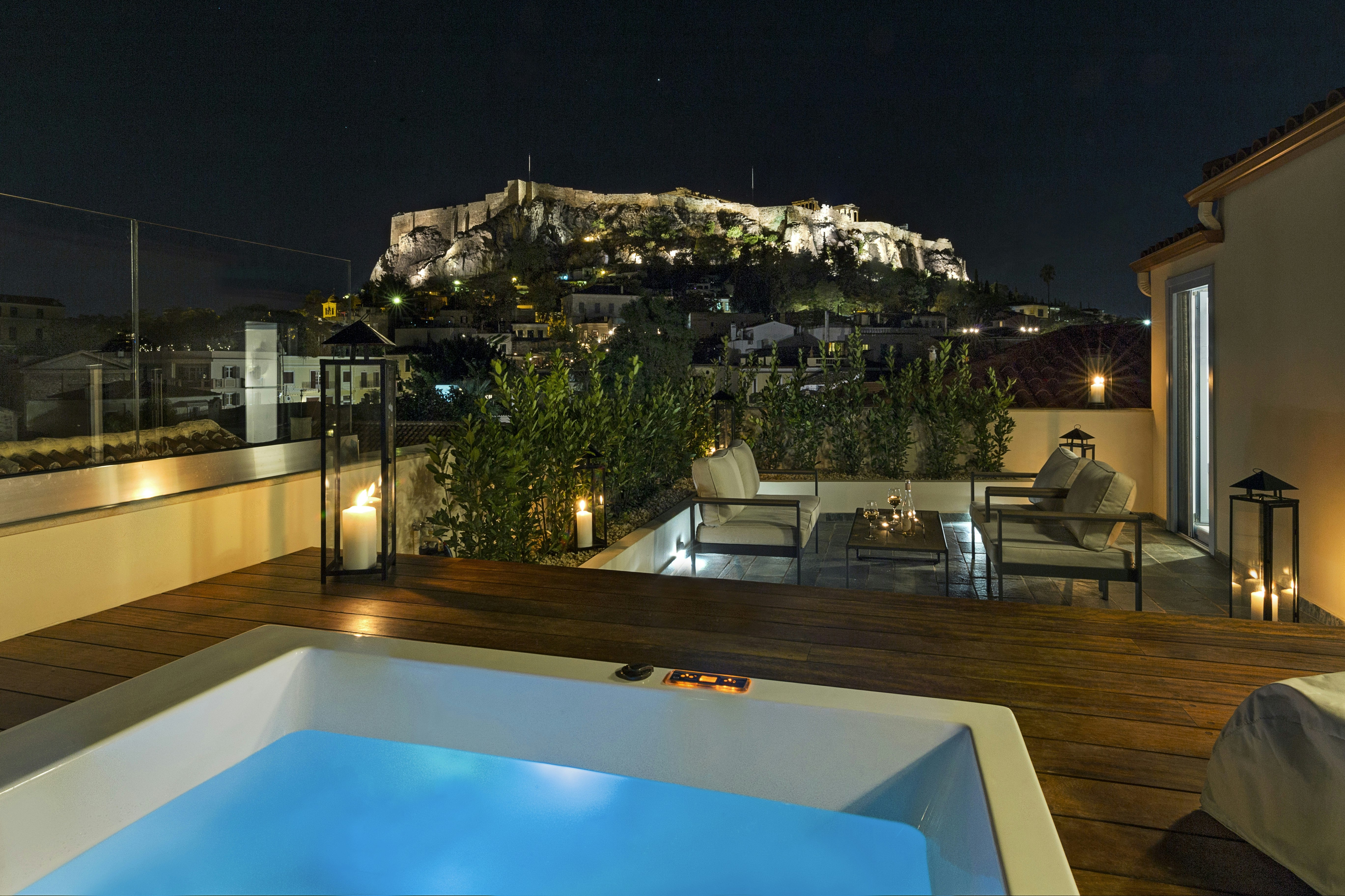 Iconic Suite - Terrace in Evening