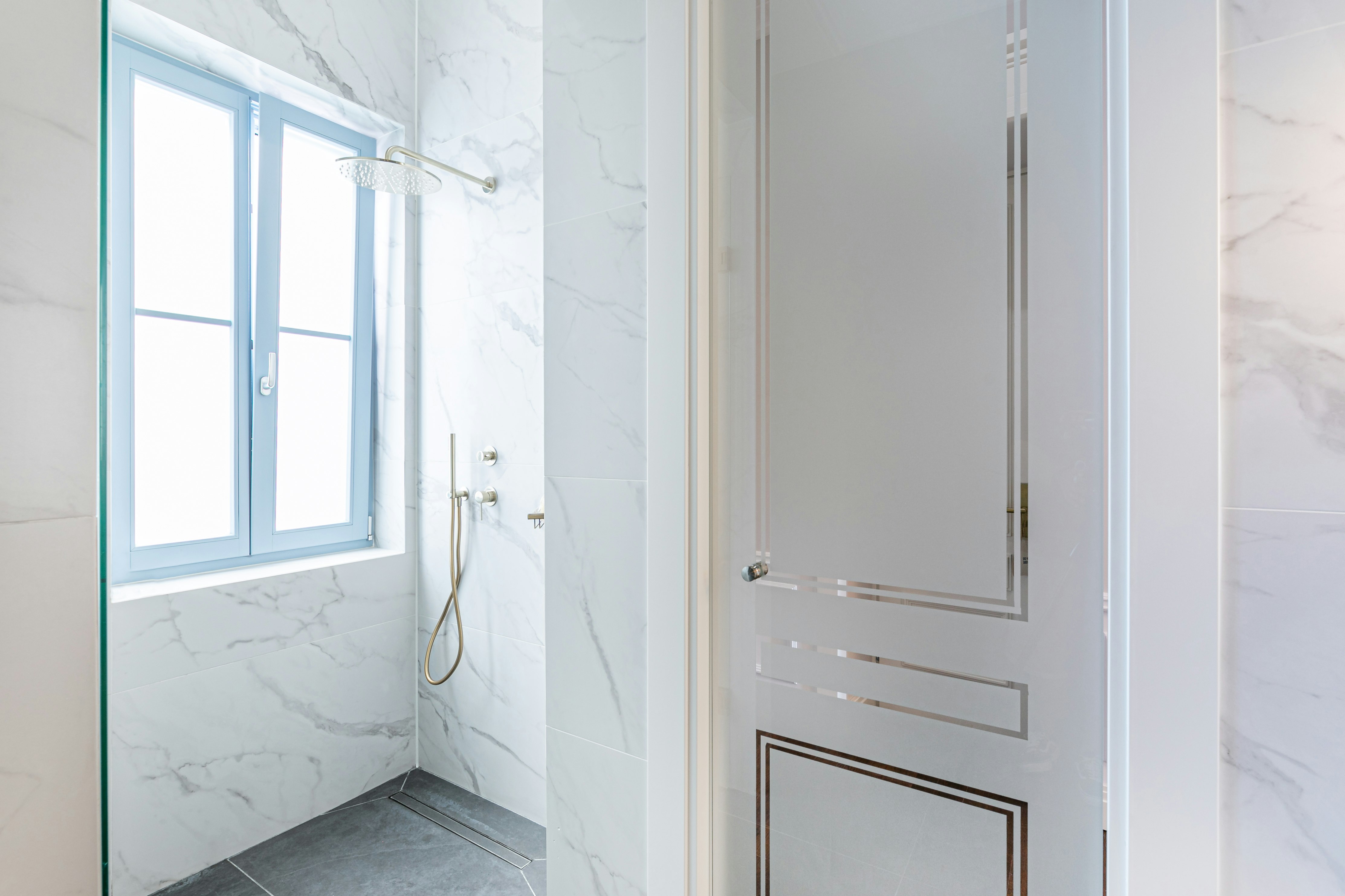 Elegant Suite - Bathroom