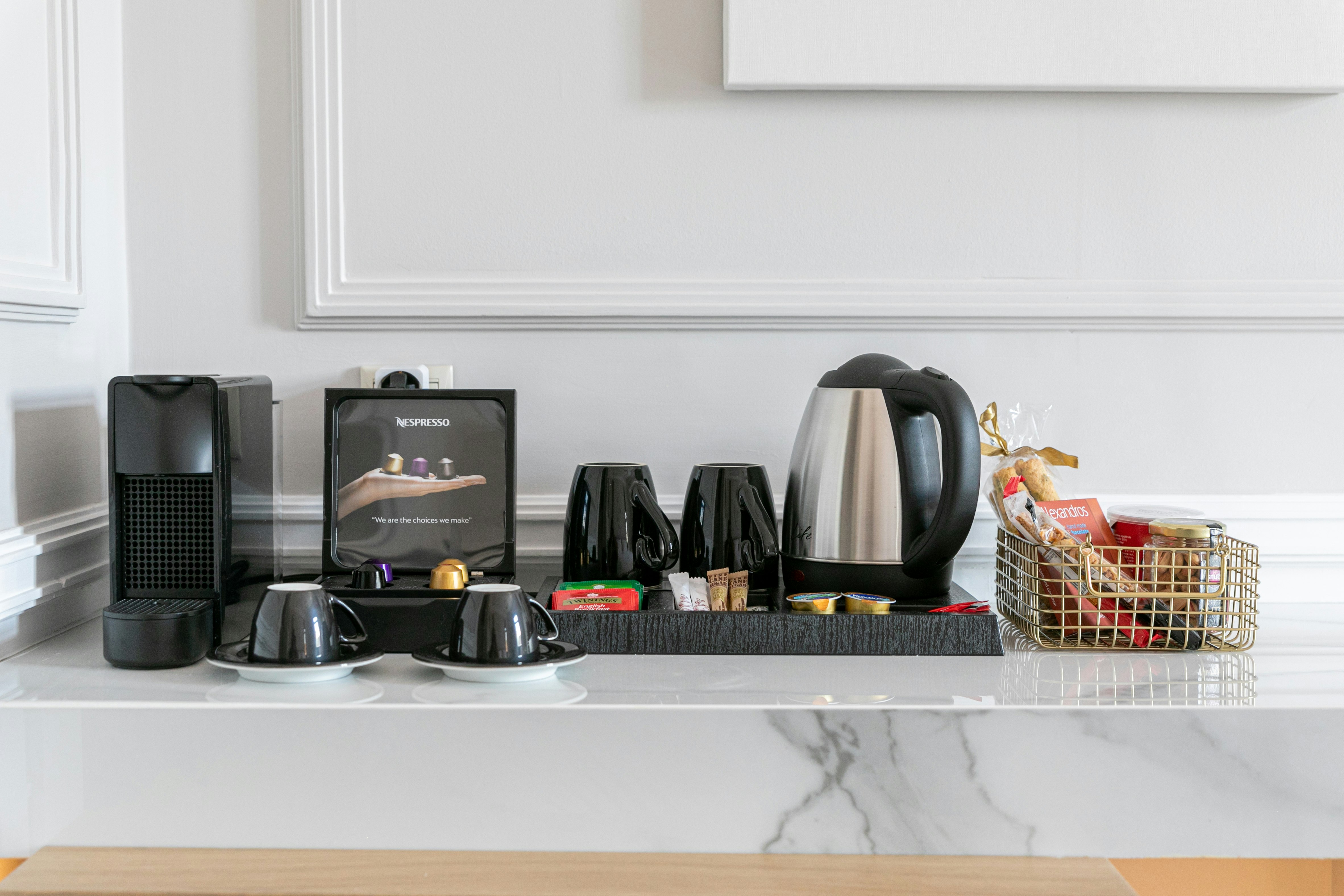 Elegant Suite - Tea & Coffee Station