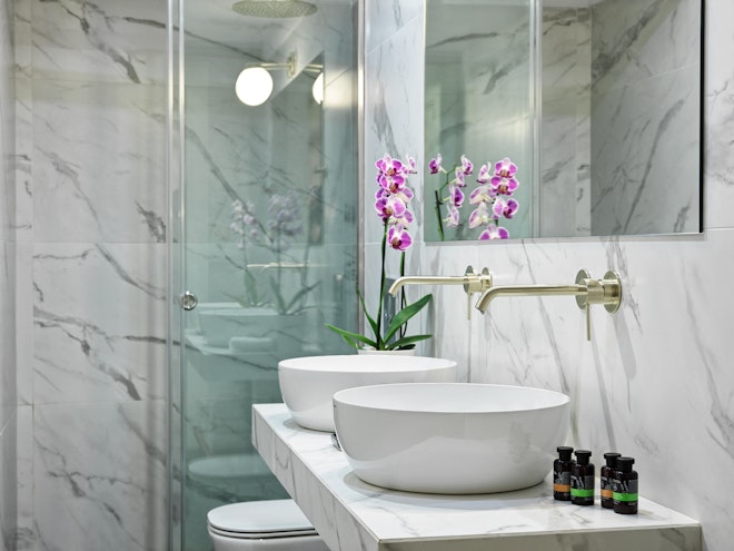 Courtyard Suite - Bathroom
