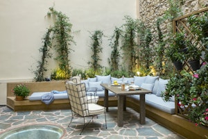 Courtyard Suite - Patio