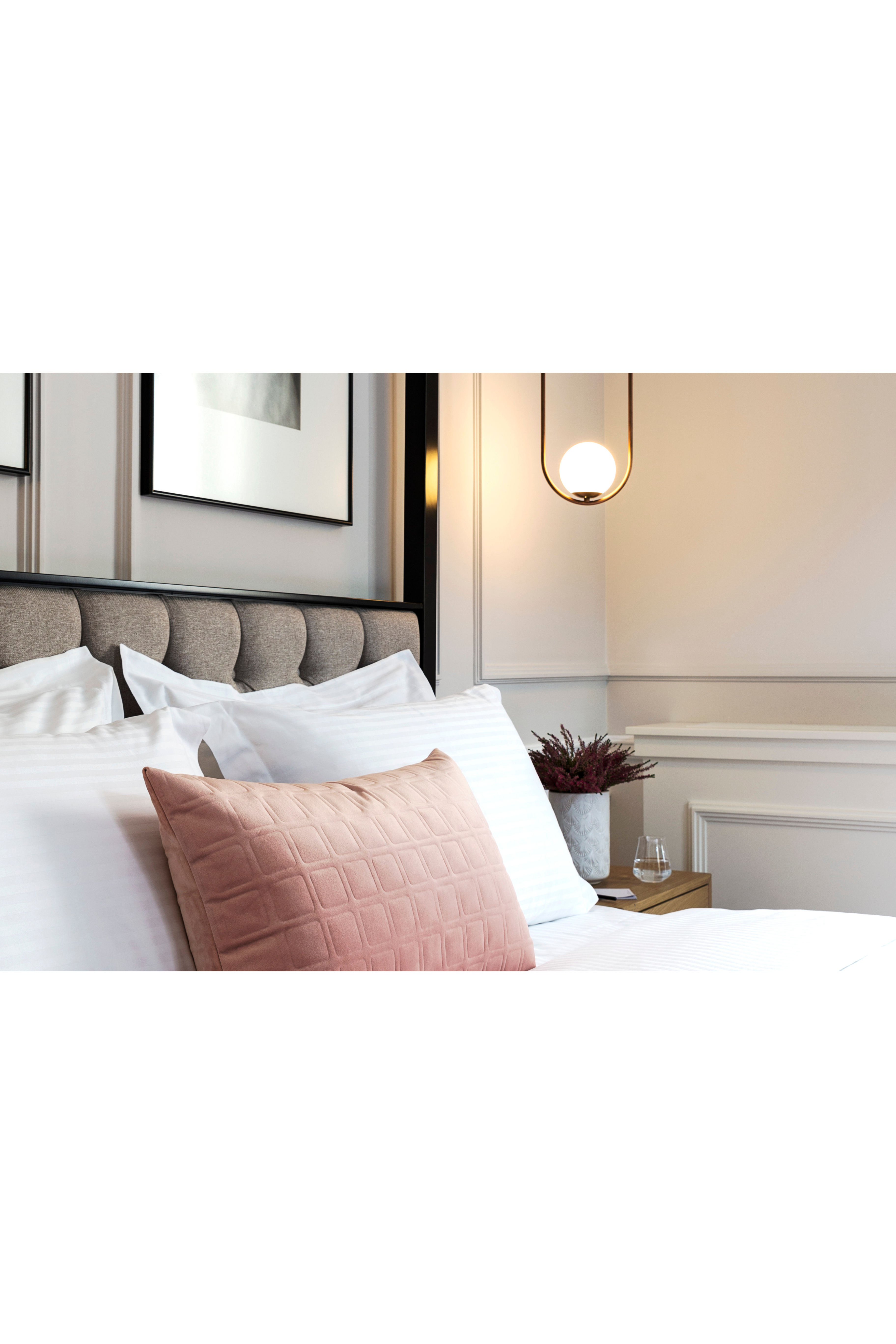 Petite Suite - Bedroom