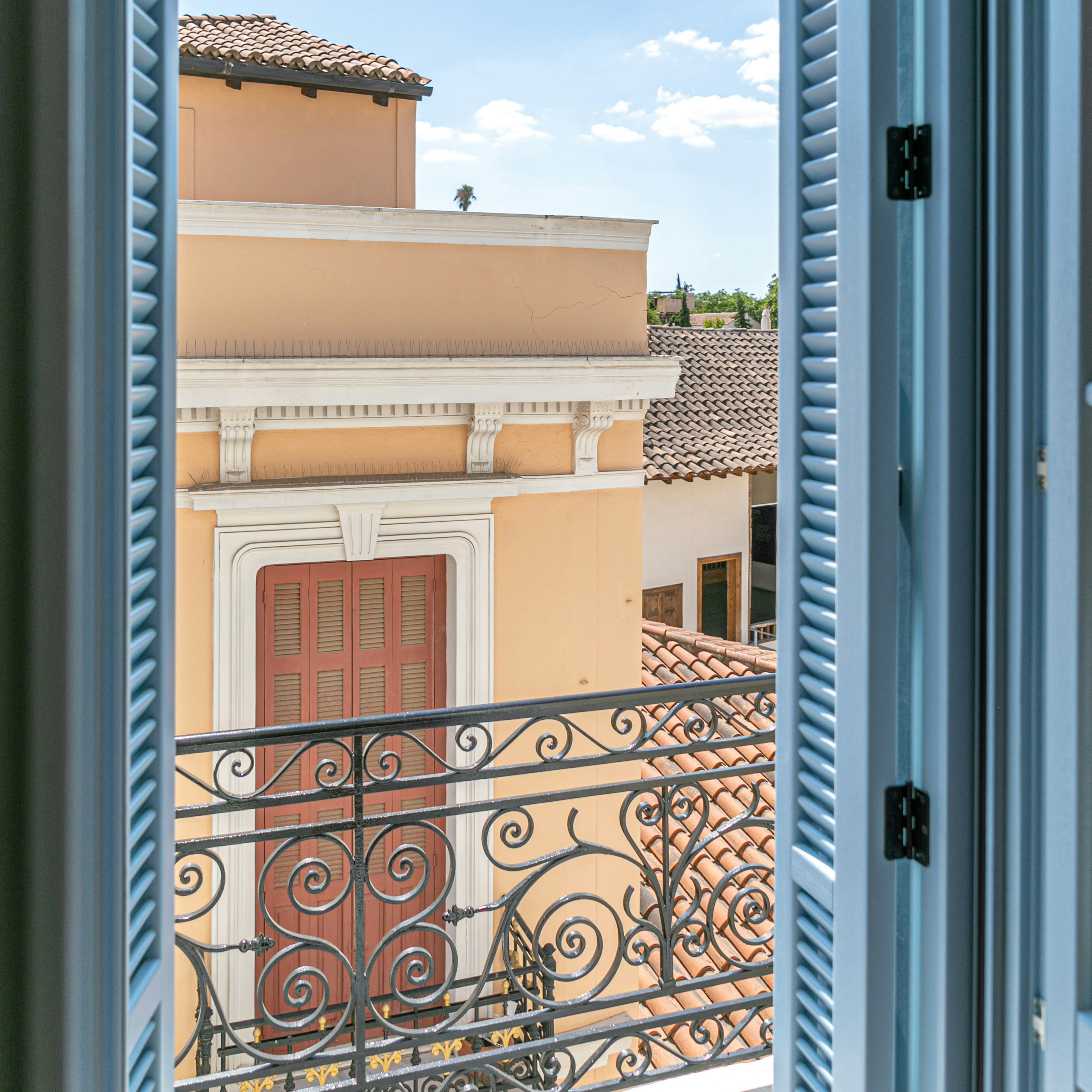 Elegant Suite - Balcony View