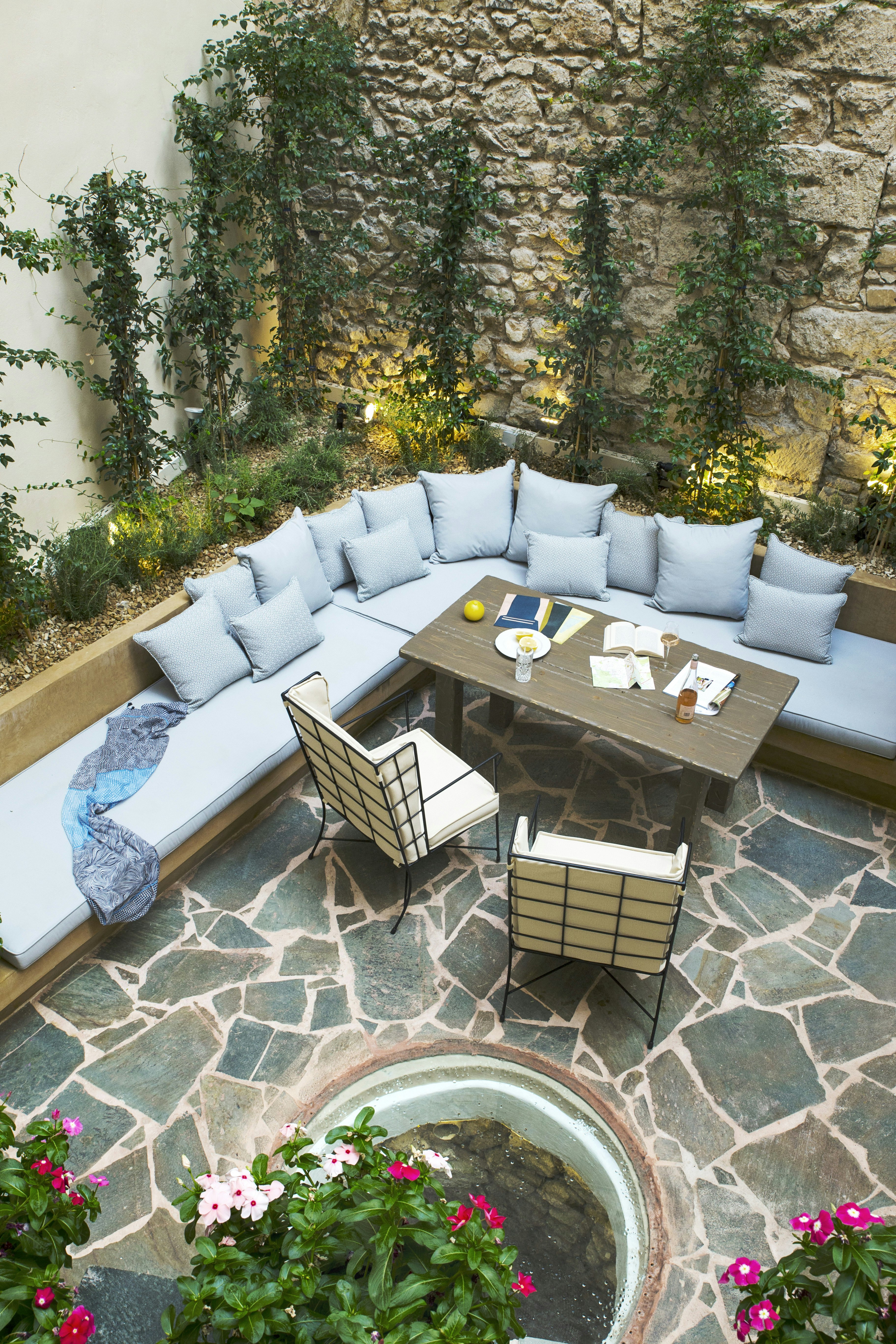 Courtyard Suite - Patio