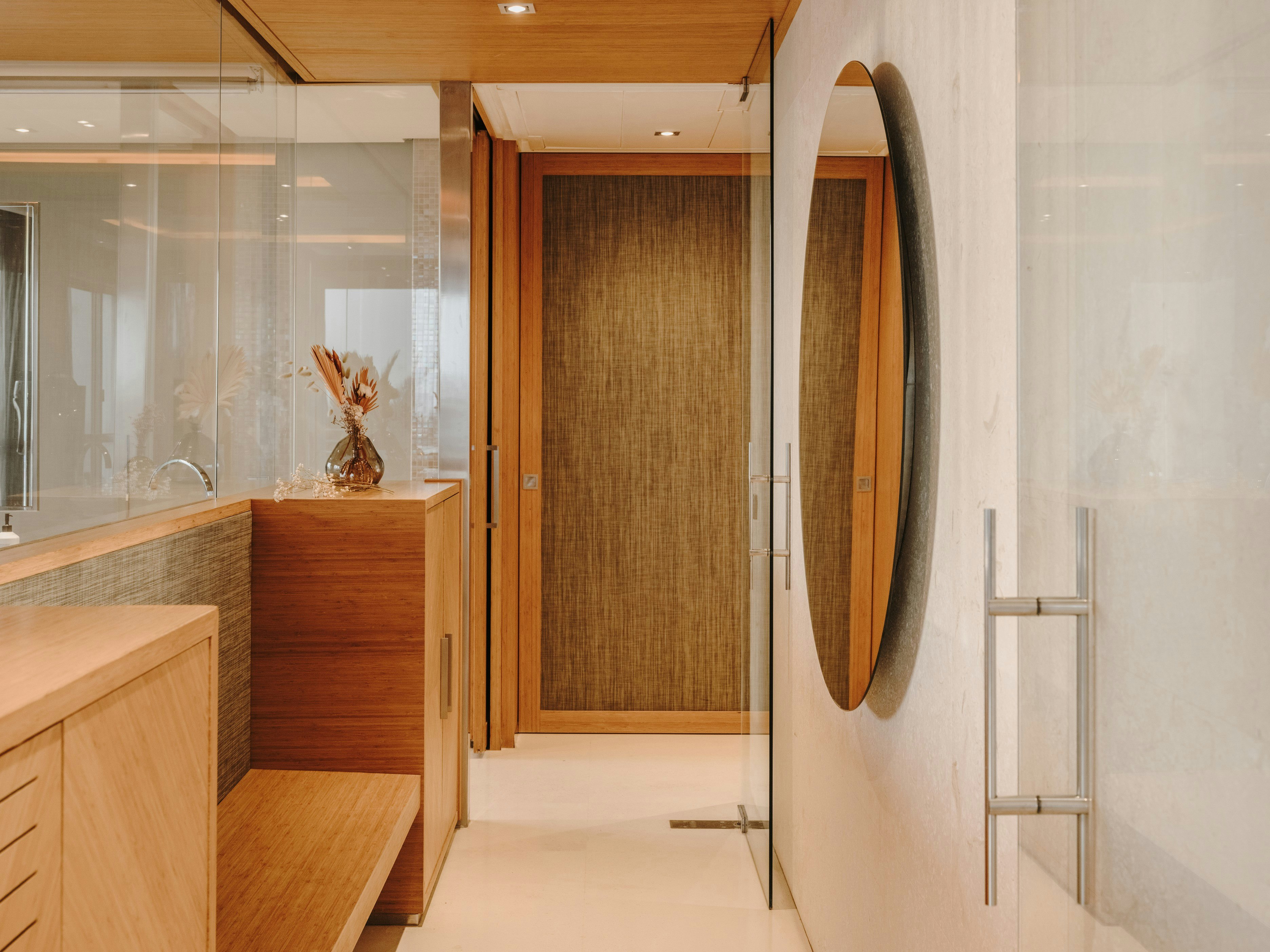 Grand Corner Suite - Room Details