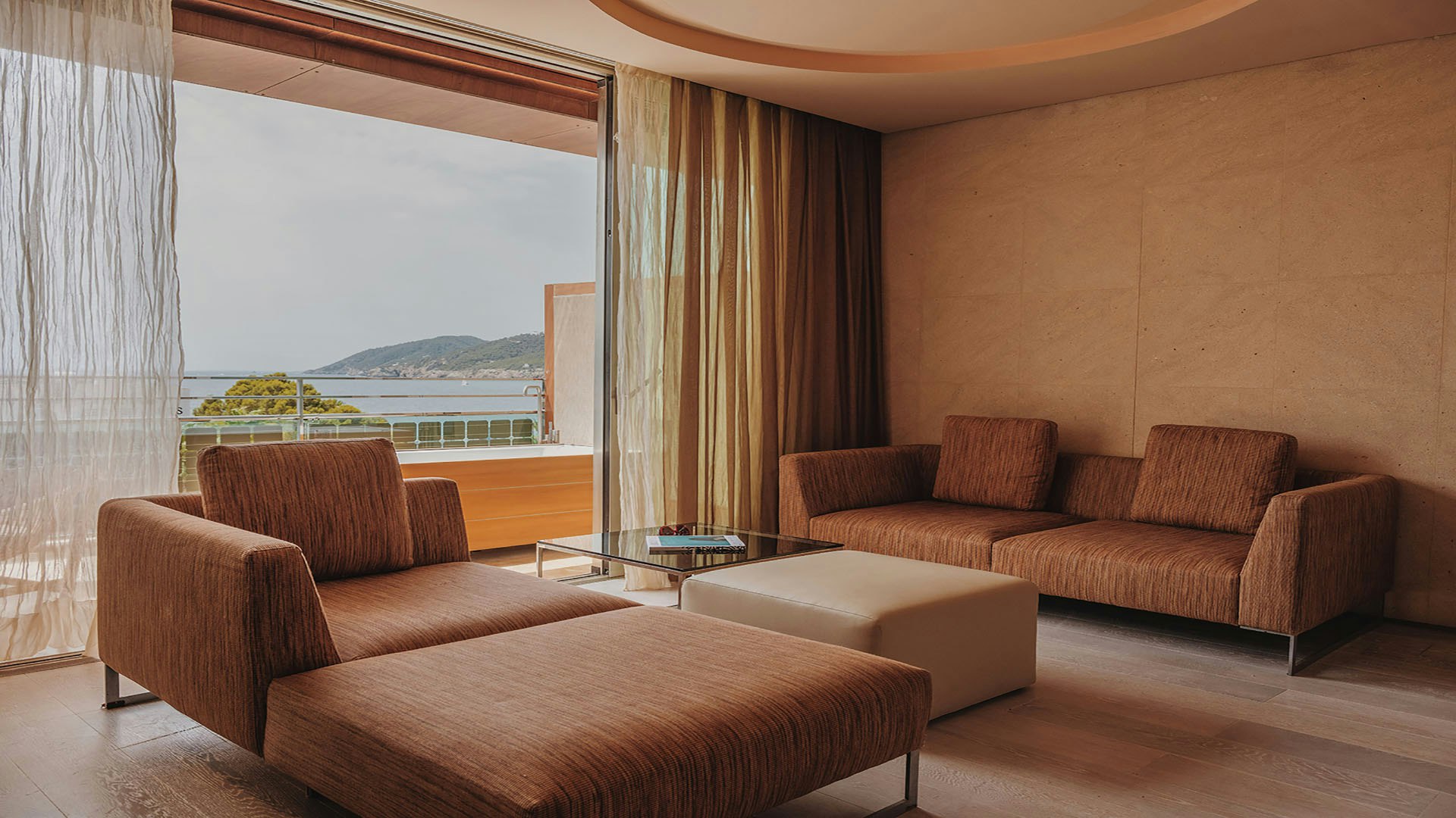 Cloud 9 Suite Sea View - Living Area
