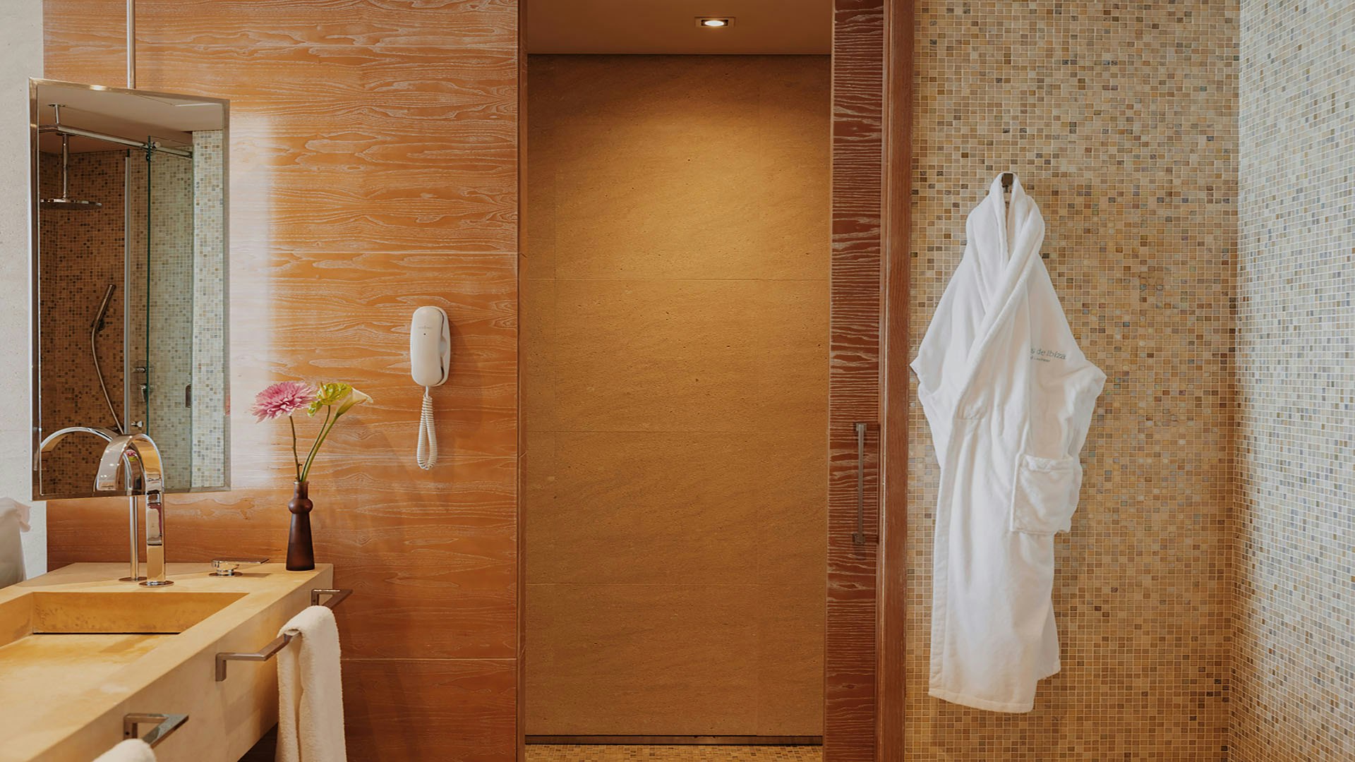 Cloud 9 Suite Sea View - Bathroom