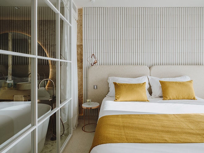 Premier & Premier Bay - Bedroom