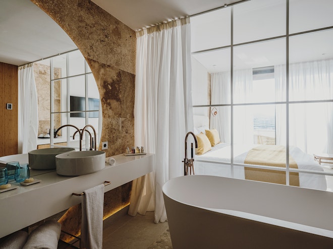 Premier & Premier Bay - Bathroom