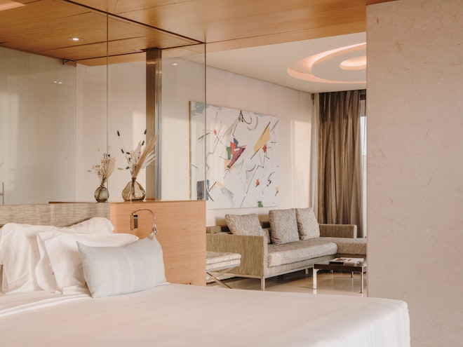 Grand Corner Suite - Bedroom
