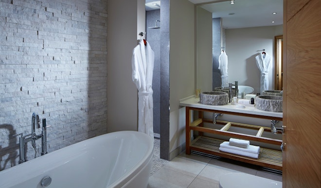 The Gatehouse - Master Bathroom