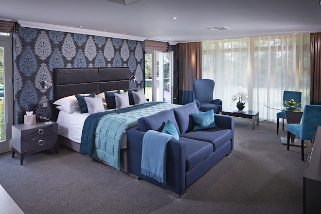 Deluxe Garden Suite - Bedroom