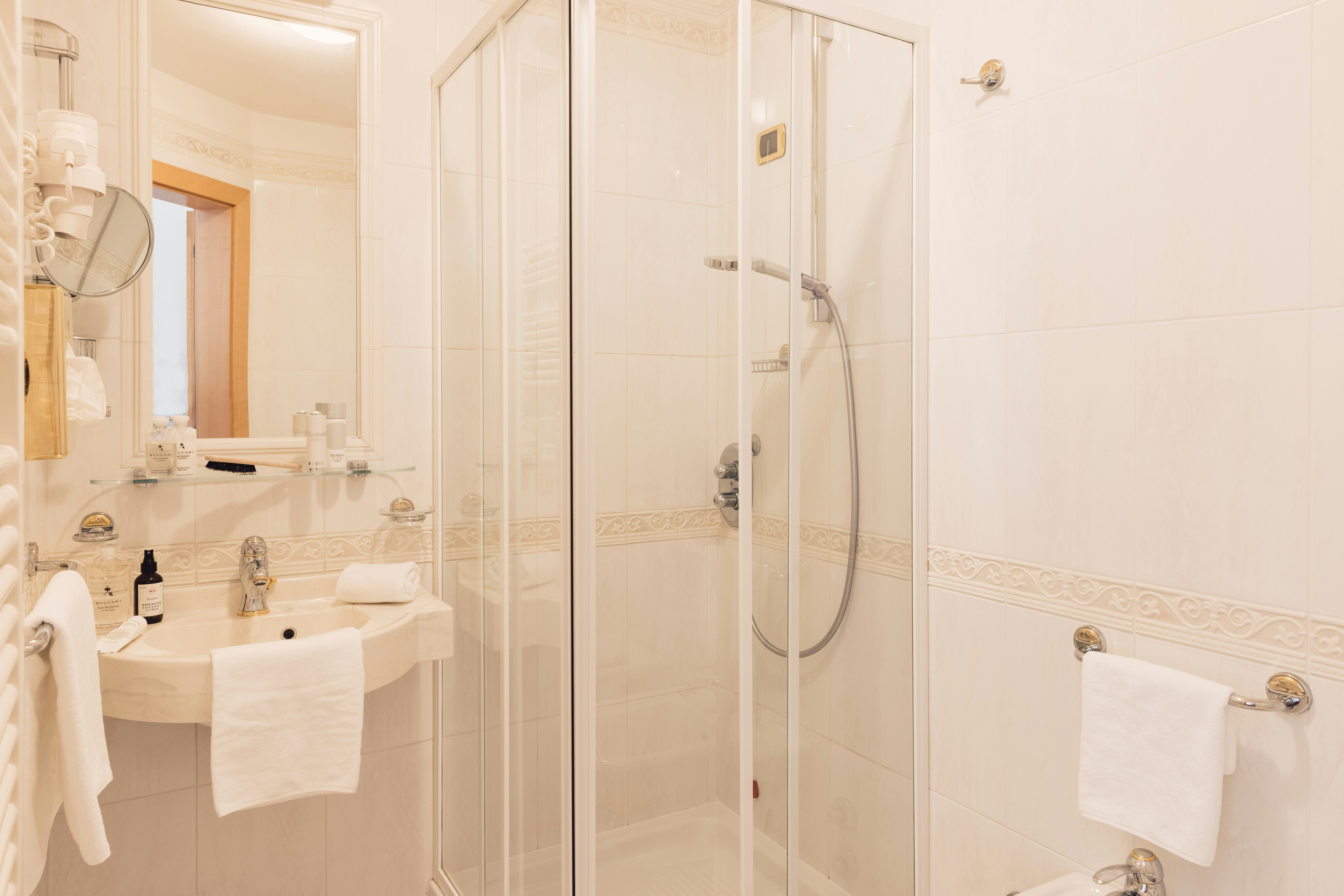 Single Room Royal - Bathroom