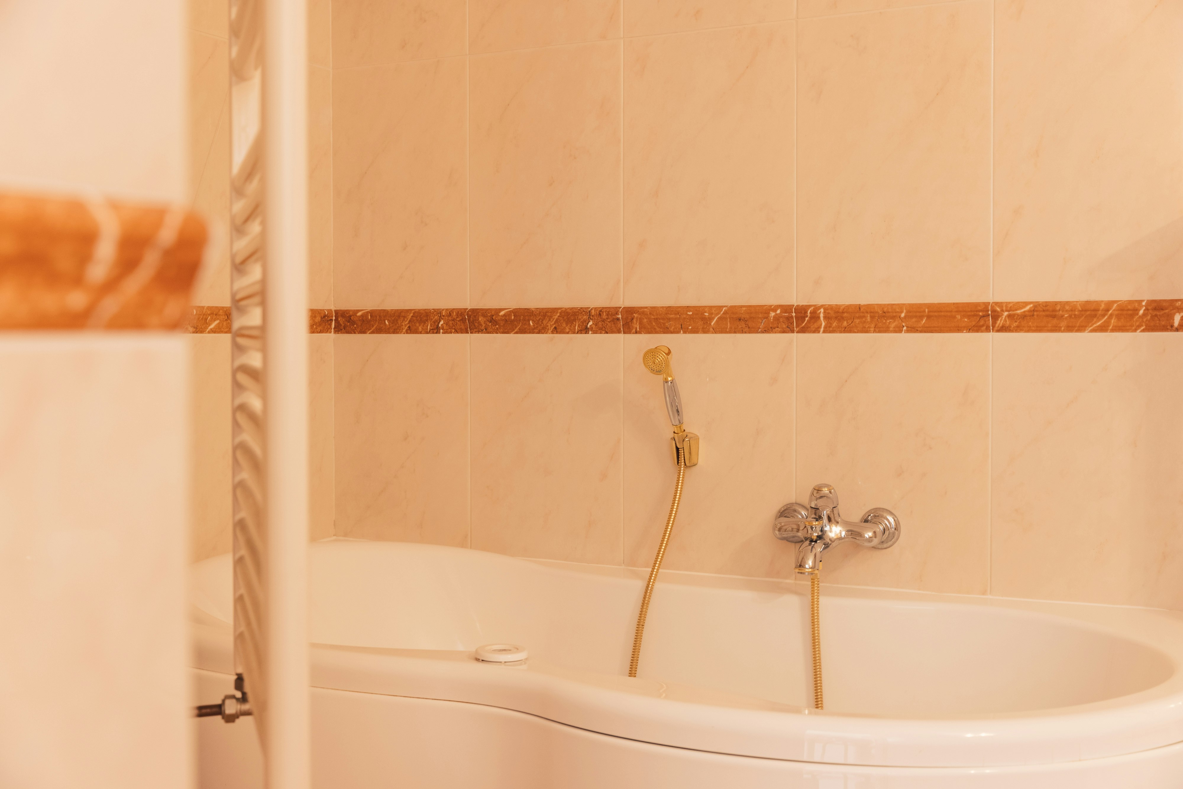 Glacier Stream Suite - Bathroom