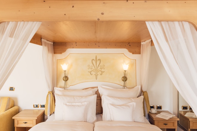Glacier Stream Suite - Bedroom