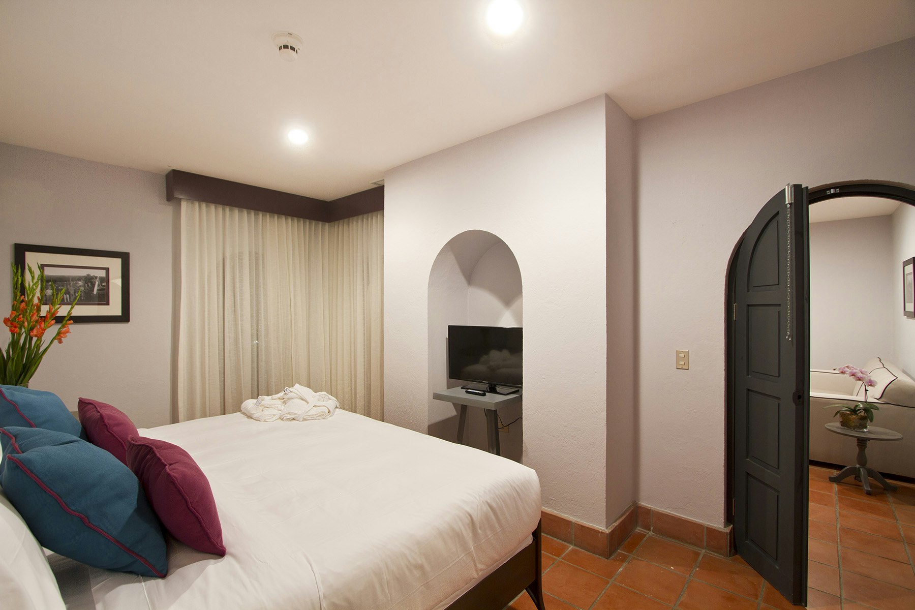 Grand Suite Valley View King Bed - Bedroom