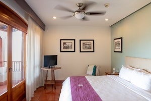 Deluxe Valley View King Bed - Bedroom
