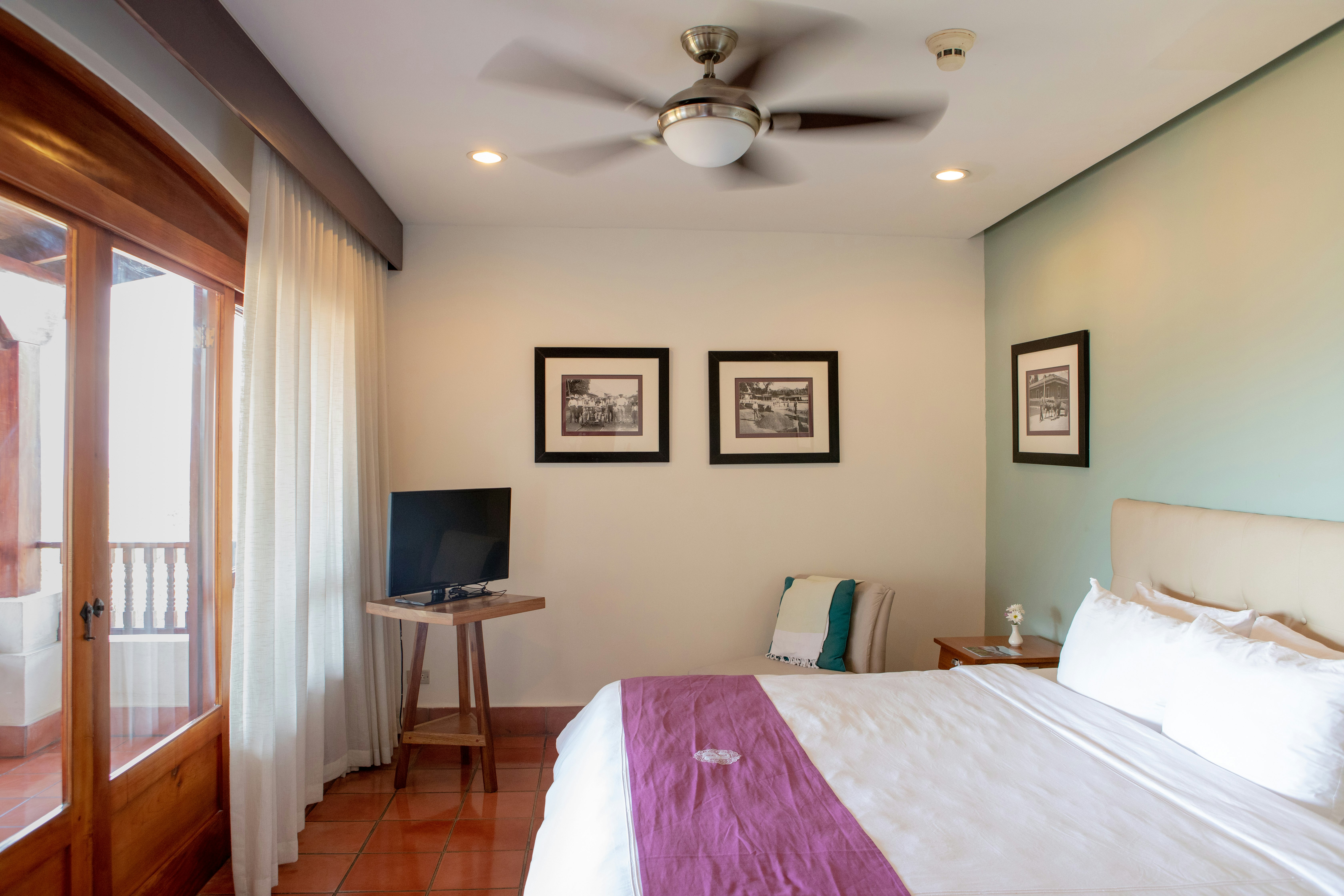 Deluxe Valley View King Bed - Bedroom