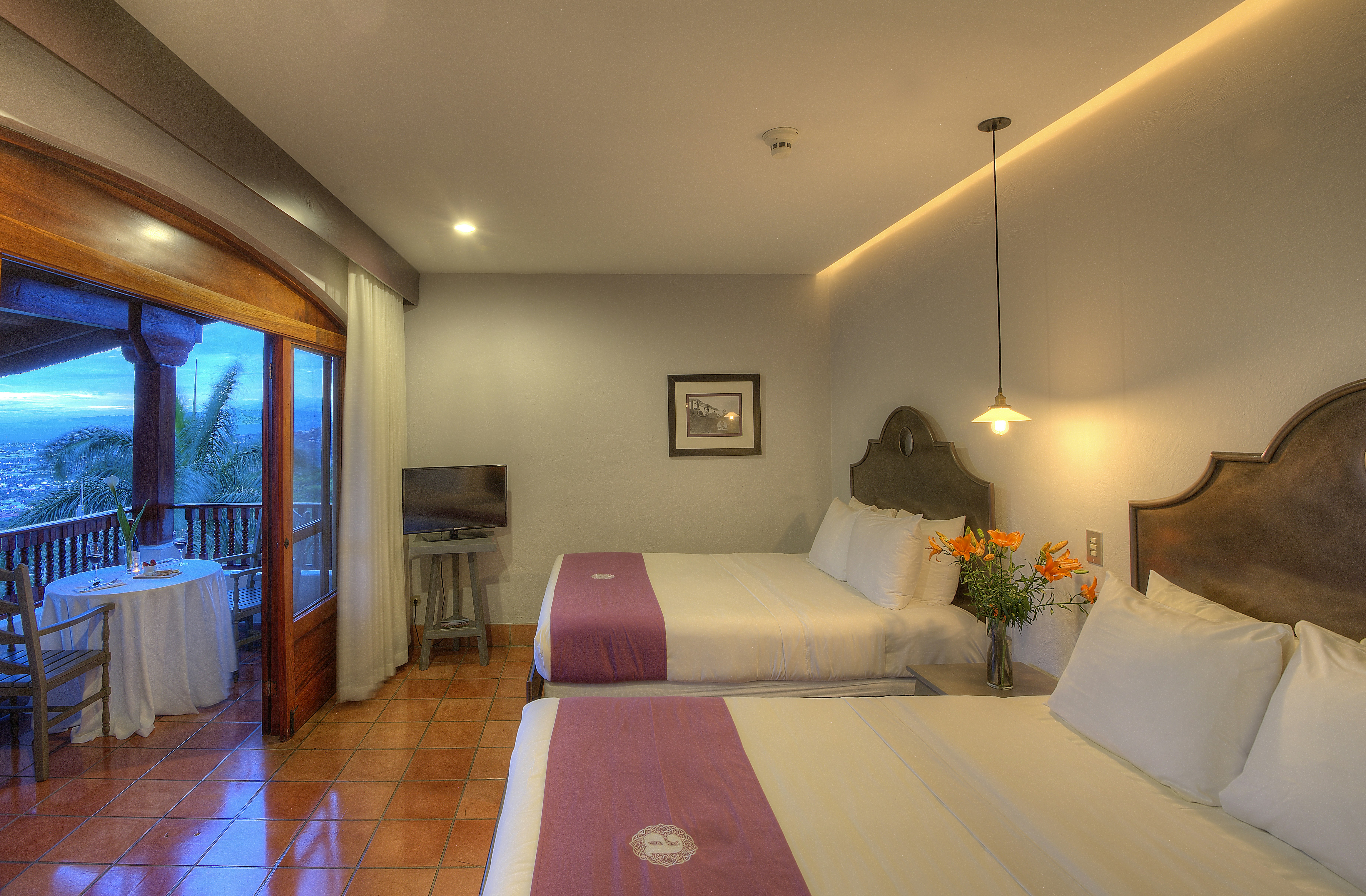 Deluxe Garden View Two Queen Bed - Bedroom