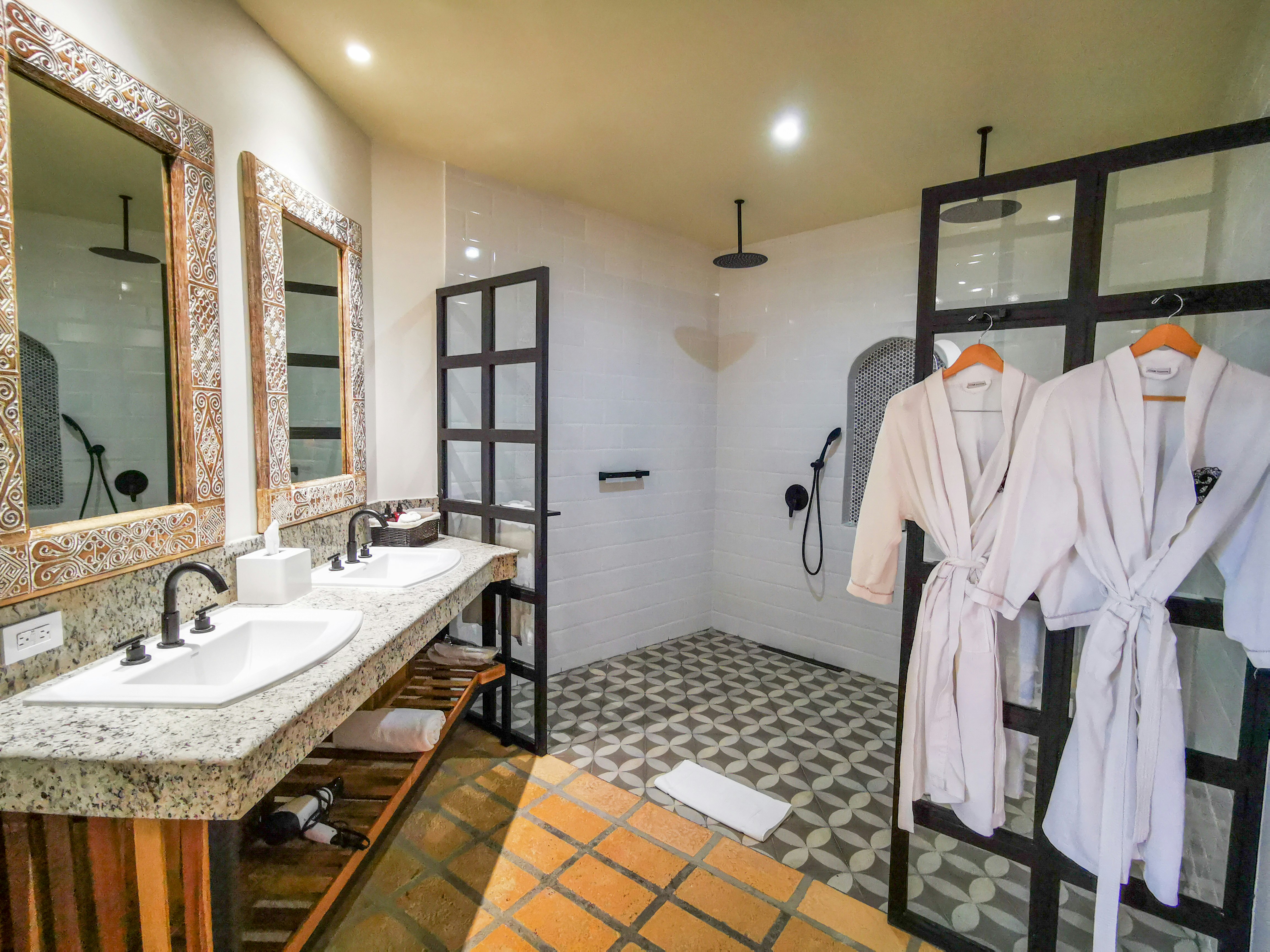 Granada Suite - Bathroom