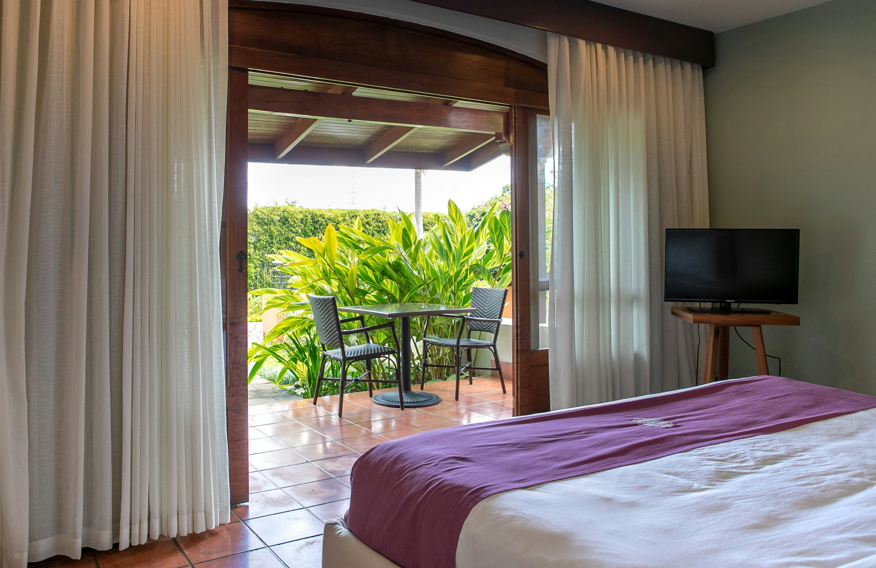 Deluxe Garden View King Bed - Bedroom