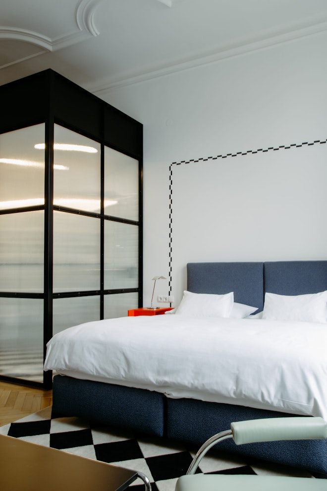 Double Room Large - Bed