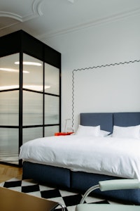 Double Room Large - Bed