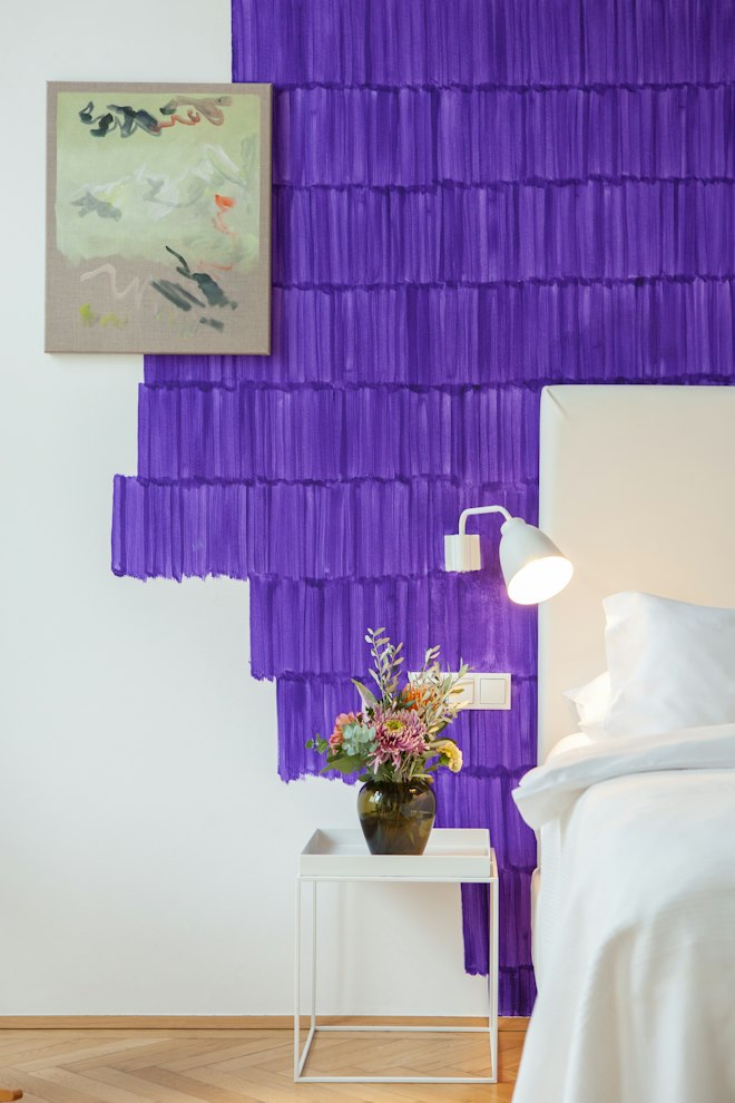 Suite Large - Violet Suite Bedroom