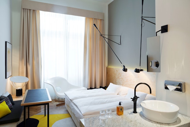 Double Room Medium - Room Details
