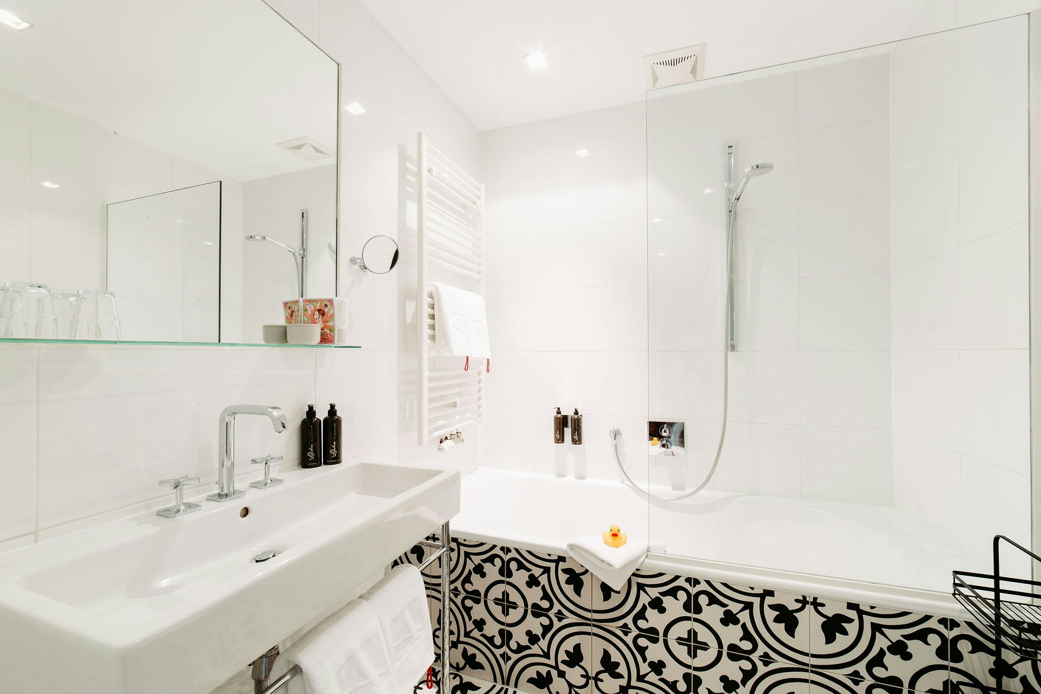 Double Room Medium - Bathroom